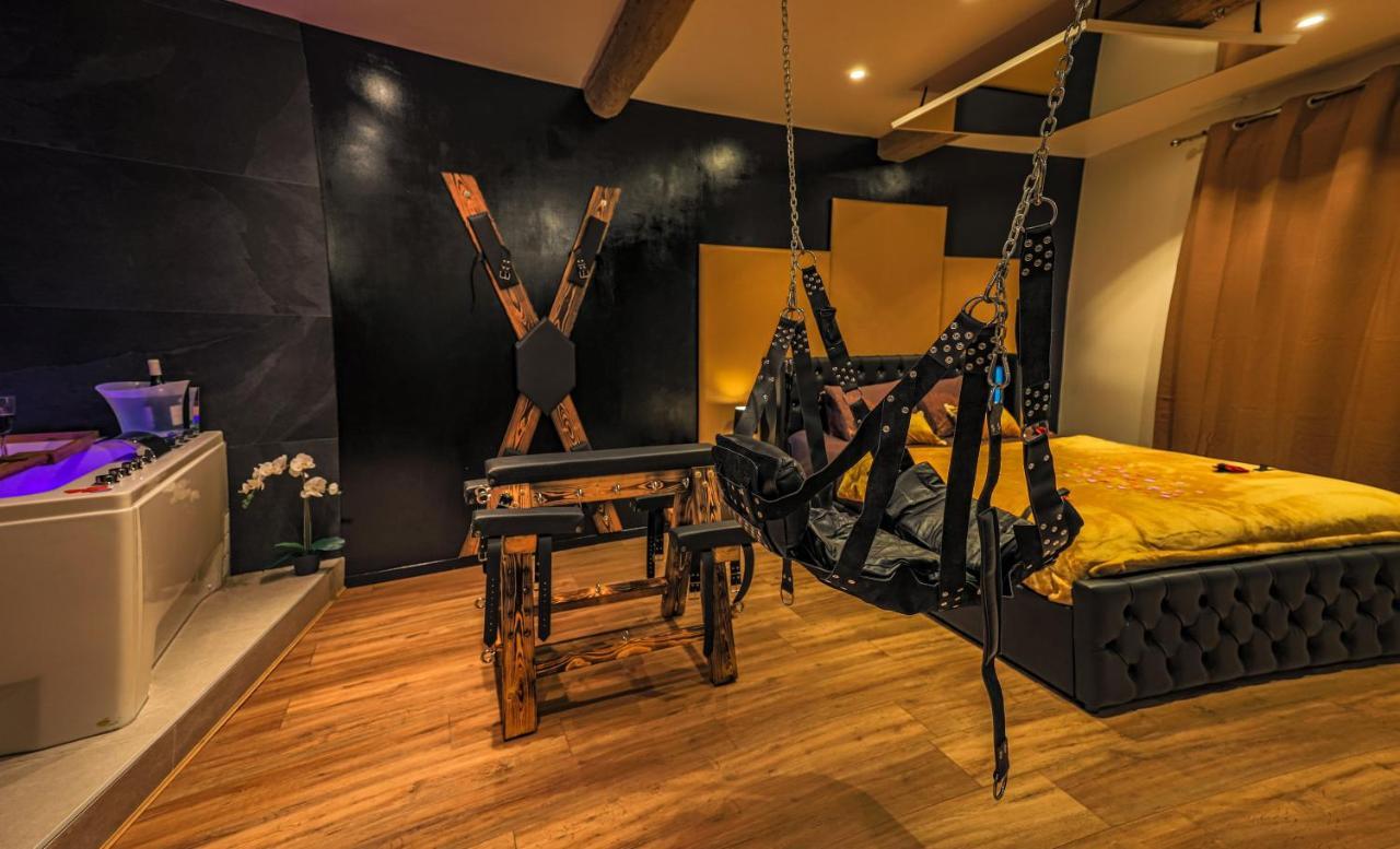 La Loveroom Bdsm Grassoise "La Chambre Des Desirs" Grasse Exterior foto